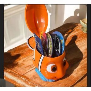 vintage disney finding nemo on ice large cup filled with vintage 90s cast member